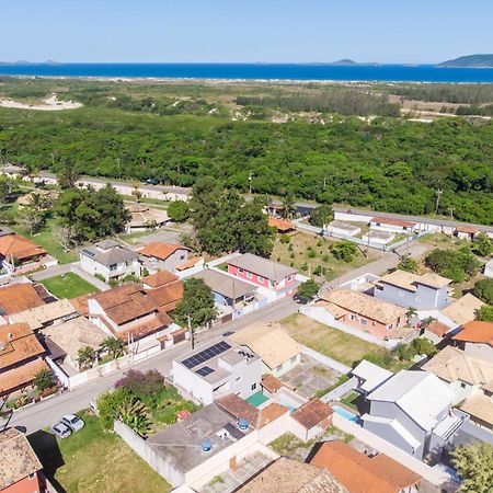 Refugio Tropical Casa De Praia Com Piscina Aquecida E 4 Suites E Garagem 3 Carros, 800 Mtrs Da Praia Internet 700 Mbps, Condominio Privado Com Pista De Skate , Quadra De Futevolei , Campos E Quadras De Futebol! Cabo Frío Exterior foto