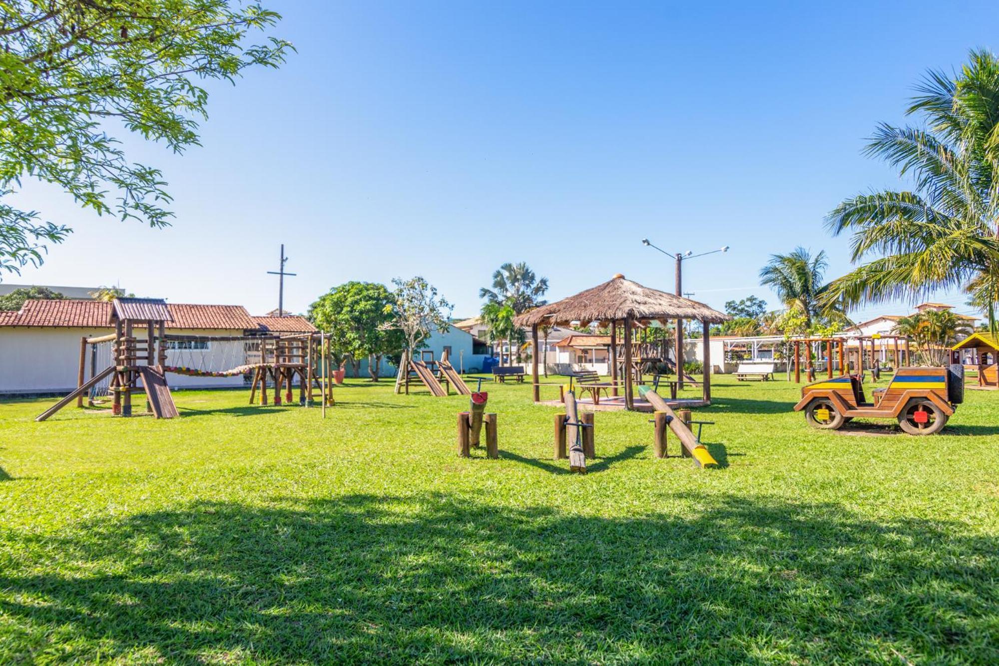 Refugio Tropical Casa De Praia Com Piscina Aquecida E 4 Suites E Garagem 3 Carros, 800 Mtrs Da Praia Internet 700 Mbps, Condominio Privado Com Pista De Skate , Quadra De Futevolei , Campos E Quadras De Futebol! Cabo Frío Exterior foto